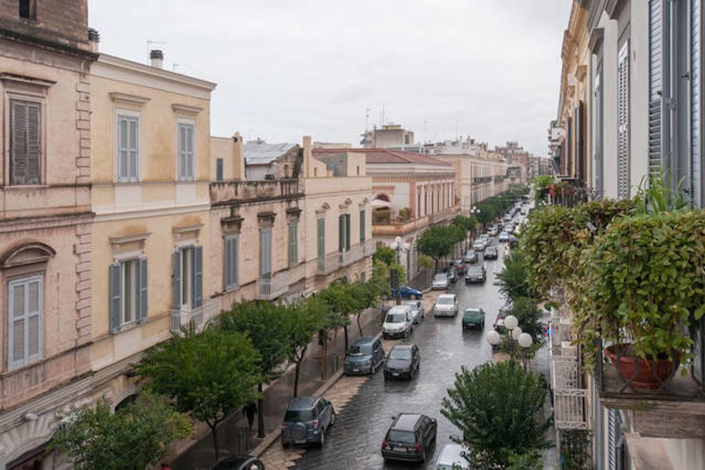Turenum Apartment Trani Bagian luar foto